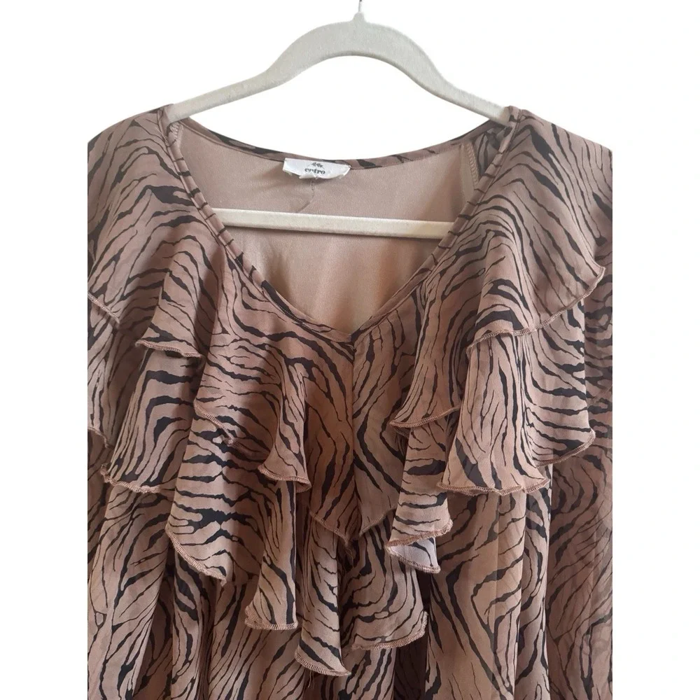 Entro Tan Black Zebra Print Mini Dress Sz Small Ruffled V Nevkline Tiered Skirt